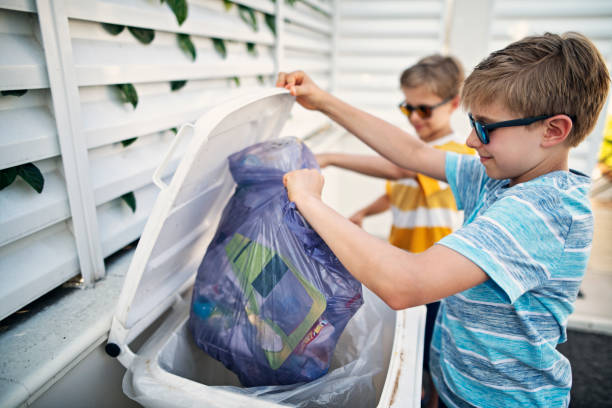 Best Yard Cleanup Services  in Indnola, IA